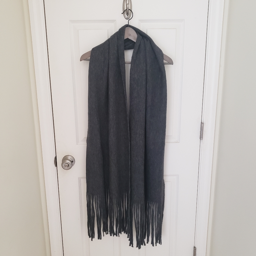 NWT Grey Lucky Brand fringed scarf
